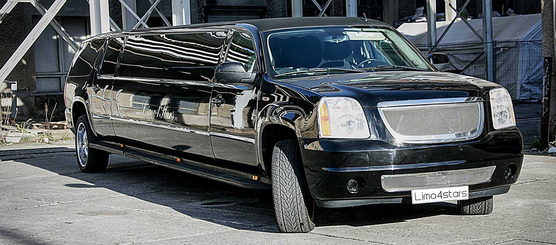 GMC Yukon Black 1